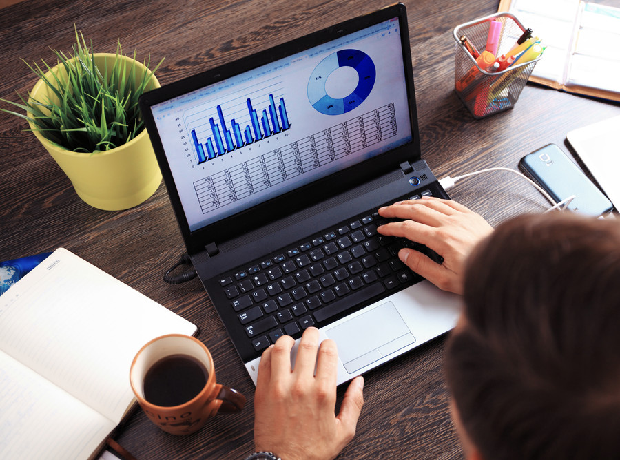 深圳股權律師解讀:拉夏貝爾港股退市,創始人曾連上百富榜