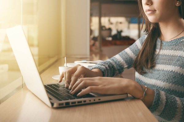 溫暖過渡:深圳拆遷律師探討政府責(zé)任與居民生活的關(guān)懷