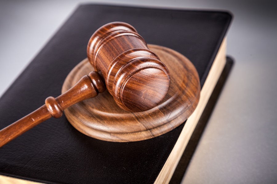 跨國婚姻中的“無間道”:深圳律師咨詢網揭秘隱藏身份的法律迷局