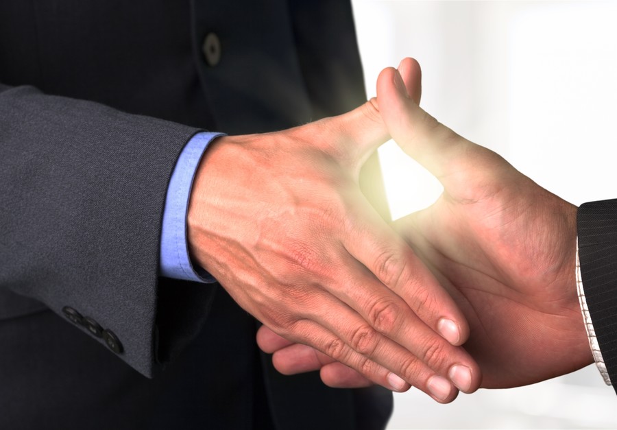 銷(xiāo)售廣告:能否構(gòu)成合同要約的法律思辨——深圳房產(chǎn)律師視角