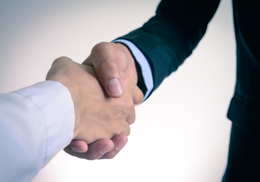 深圳勞動(dòng)律師解讀:?jiǎn)T工如何維護(hù)合法權(quán)益面對(duì)雇主違法超時(shí)工作和違反輪班制度