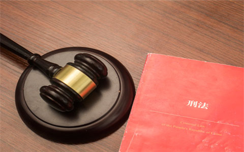 娃在幼兒園摔成8級(jí)傷殘母親訴求賠償